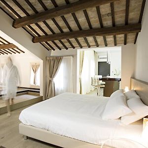 Borgoleoni 18 - Room&Breakfast